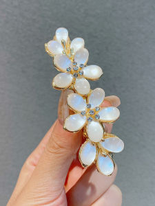 กิ๊บติดผมรูปดอกไม้บัวสีม่วงสไตล์เกาหลี เครื่องประดับผมสไตล์ย้อนยุคสำหรับผู้หญิง กิ๊บติดผมรูปตาแมวหรูหราแบบไขว้ โลหะผสมประดับเพชรเทียม