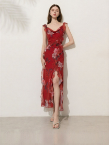 D-PLAY | Vacation Style Red Print U-Back Tie Straps Dress