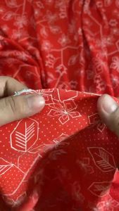 Vải Lụa Mịn Đỏ Họa Tiết Khổ 1m5 - Chất Mềm Mại Mỏng Rũ Không Giãn - May Áo Kiểu Đầm Váy