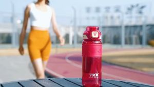 (SG Seller) TKK Tritan Sports Water Bottle with Tea Drain Filter Portable Straw and Direct Adults Outdoor Gym Kettle BPA-Free Leak-proof #1020