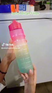 BOTOL MINUM TRITAN 1 L VIRAL GRADASI / BOTOL TRITAN RAINBOW 1 LITER SEDOTAN+STIKER WARNA RANDOM