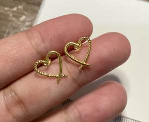 PAWNABLE 18K Saudi Gold Open Heart(Half Twisted-designed) earrings(Lightweight open back/Small lock)