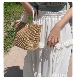 กระเป๋าสาน ห้อยปอมๆ กระเป๋าสานshopping กระเป๋าแฟชั่นผู้หญิง มาใหม่