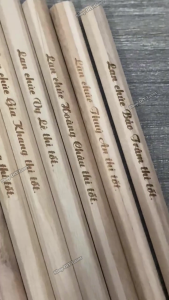 Thước gỗ bút chì gỗ quà tặng học sinh khắc tên theo yêu cầu