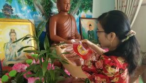 [HCM]Dầu cát tường lưu ly loại 2 lít thắp đèn dầu thờ cúng
