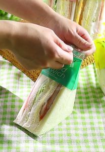 100Pcs Premium Plastic Bag Sandwich Wrapper Triangle Toast Disposable Food Grade Material Transparent Packaging Bread Container Multicolors Easy to Tear Disposable Sandwich Bread Containers
