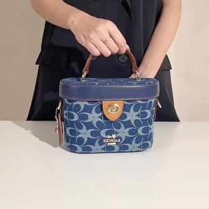 Brand Womens Denim Hand-Held Bucket Bag Womens 2025 New Fashionable and Versatile Shoulder Bag Lunch Box Bag Crossbody Bag