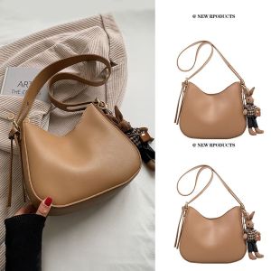 กระเป๋าสะพายข้างผู้หญิง ใหม่อินเทรนด์แฟชั่นย้อนยุคกระเป๋ารักแร้ฝรั่งเศสโพรงกระเป๋าสะพายข้างเดียว
