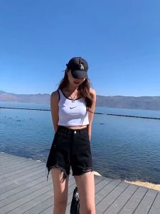 Celana Jeans Pendek Wanita Korean Style & Hotpants Jeans Sobek Wanita