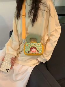 Canvas Bag Creative Whimsical Cartoon Graffiti Single-shoulder Square Bag for Fashionable Teenage Girls