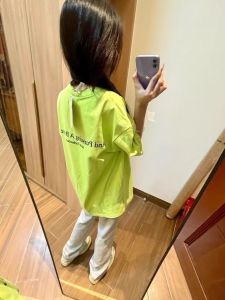 เสื้อยืดแขนสั้นผ้าฝ้ายแท้สีเขียวฟลูออเรสเซนต์สำหรับผู้หญิง ทรงหลวม ทรงไหล่ สไตล์อเมริกัน ทรงหลวม สไตล์ฮิปฮอป ฤดูร้อน 2025