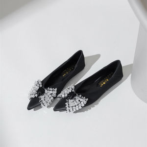 Spring 2025 Korean Style Water Diamond Butterfly Knot Slip-On Flat Heel Fashionable Sharp Pointed Toe Bean Bean Shoe Women