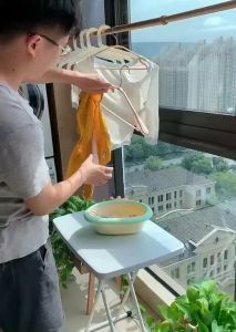 5pcs/lot Plastic Hanger for Kids Clothes Non-slip Retractable Cute Pet Pattern Hanger Portable Hanger for Home Travel