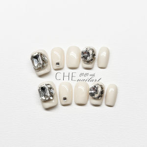 Handmade 2025 New Fashion Nail Wearable Flashing Diamond Cream White Luxury Short Versatile High-End Whitening 592