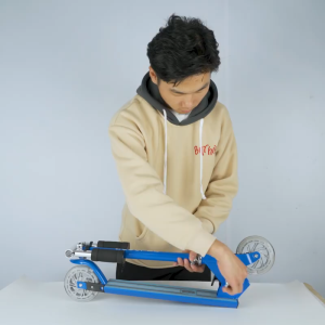 Adjustable Height Foldable Aluminum Alloy Kids Scooter with PU LED Wheels for Ages 3-12