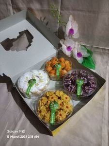 parcel lebaran parcel kue kering isi 4