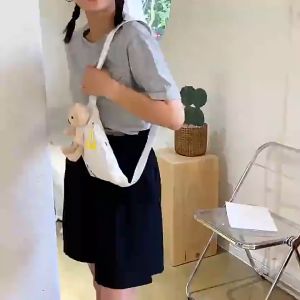 กระเป๋า แฟชั่น คาดอก/คาดเอว เทรนใหม่ พร้อมตุ๊กตาน้องหมี สินค้ามาใหม่ของทางร้าน พร้อมส่ง