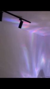 [จัดส่งวันนี้] โคมไฟ ตั้งโต๊ะ โคมไฟตั้งโแสงระลอกน้ำ คมไฟกลางคืน โคมไฟโปรเจคเตอร์ ของขวัญวันเกิด ปรับแสงได้16สี มีรีโมท 8899 04