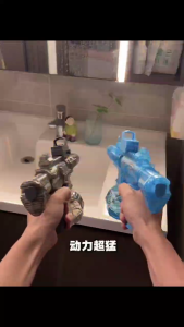 Mainan Anak Pistol Air Listrik M416 Semprotan Air Terus Menerus Kuat Dengan Lampu Berkedip