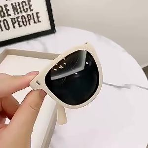 2026 New premium feel Foldable Sunglasses Portable Sunscreen UV400 Women Sunglasses Trendy Outdoor Ultra Weight Driving Glasses