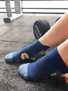 Kaos Kaki Olah Raga Lari Pria Tebal Empuk Serap Keringat Sport Professional Running Cotton Socks JCKK358