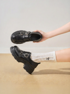 Josiny | Thick-soled Black Height-increasing Loafer