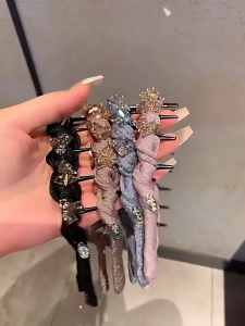 1 PC Fashionable Rhinestone Headband Anti Slip Wavy Toothed Comb Headband Womens Hair Accessories