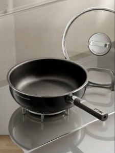 DUMIK | Titanium Non-Coating Nonstick Frying Pan