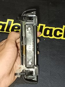 HANDLE PINTU DEPAN LUAR KIRI STARLET KAPSUL