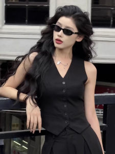 Elegant V-Neck Suit Jacket Vest Short Outerwear Womens Summer 2024 New High-End Black Sleeveless Shoulder Pad Fashion Style