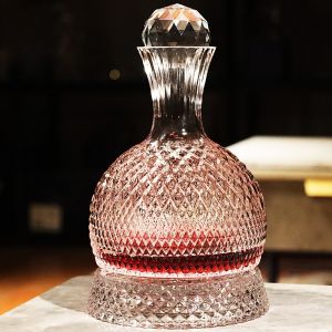 High-End Crystal Glass Wine Decanter Rotating Red Wine Aerator with Lid Wine Pouring Jug Bottle for Dining And Restaurant