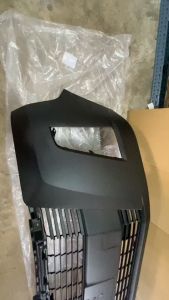 กันชนหน้า COMMUTER ปี 2020 รุ่น พร้อมช่องลม