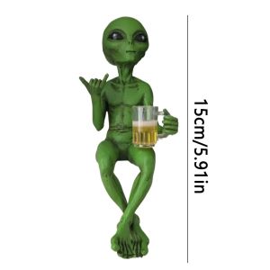 *Alien Statue Drinking Beer Alien Sculpture Resin Craft Novelty Funny Desktop Decoration Bookshelf Office Desktop Garden Decor