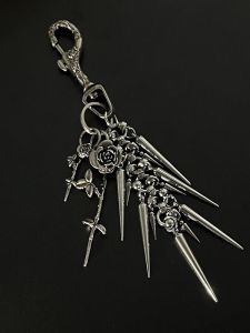 Domy Land New Style Rose Keychain with Thorns Vintage Carved Faux Leather Waist Hanging Decoration High-End Feeling