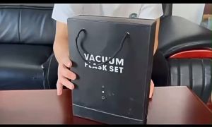 กระติกเก็บน้ำร้อนน้ำเย็น ขนาด500 ml มาพร้อมแก้วแสตนเลส 3 ใบ ขวดเก็บความเย็น