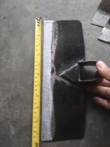 Cangkul lebar pacul koral plat baja tempa perkakas perkebunan dan pertukangan