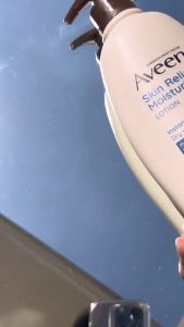 Aveeno Skin Relief Body Lotion 354ml - Moisturizing Lotion for Sensitive Skin Dry and Itchy Skin Eczema Atopic Dermatitis