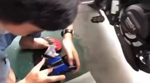 ที่ยึดถ้วยน้ำพลาสติกอลูมิเนียมมอเตอร์ไซค์สำหรับ Kawasaki Ninja 400 Z400อุปกรณ์เสริมที่ยึด Botol Minuman กาต้มน้ำ