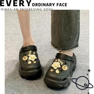 YaKo สุดฮอต รองเท้าแตะหัวโตแฟชั่น มาพร้อมตัวติดน้องดอกไม้สุดสวย มาพร้อมให้เลือกซื้อ 3 สีจุใจ สุดคุ้มด้วยตัวติดครบชุดกดสั่งกันได้เลยพร้อมส่งมาก