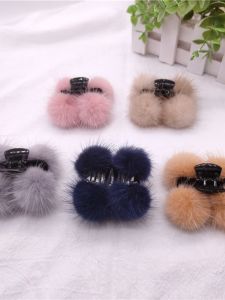 Versatile Medium Plush Ball Hair Clip Korean Style Hair Accessories for Braiding and Tail Wig Topper Non-Tessellated Grip Design