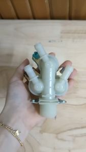 Van cấp nước 3 ngả máy giặt Electrolux chân kim hàng chính hãng - Quý Trần Auto