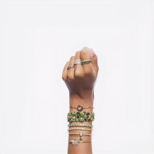 สวารอฟสกี้ กำไล Chroma ผสมผสานเหลี่ยมเจียระไนหลายหลายรูปแบบ หลากสี เคลือบโทนสีทอง สร้อยข้อมือสวารอฟสกี้ สร้อยข้อมือคู่รักผู้หญิง สร้อยข้อมือเงินแท้ 925 สร้อยข้อมือแฟชั่น ชุดเครื่องประดับสตรี สร้อยข้อมือเงินสเตอร์ลิง จัดส่งรวดเร็ว จัดส่งฟรี