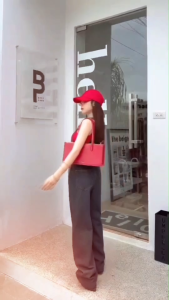 🔥🔥สินค้าขายดี🔥🔥 #สินค้านำเข้า 🇨🇳🎏🎎 เอี๊ยมยีนส์ขายาว ✔️รุ่น 👉 win 1005 👈 แฟชั่นสุดฮิต ผ้าดีงานดีมาก งานน่ารักสวยมาก #Street everyday look ชิวๆ #สินค้านำเข้า 🇨🇳🎏🎎 New New New 🔥🔥🔥 เอี๊ยมยีนส์ขายาว แต่งกระเป๋าด้านหน้า กระเป๋าหลัง สายเอี๊ยมปร