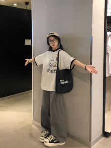 ชุดกีฬาลําลองสองชิ้นสําหรับผู้หญิงสไตล์ญี่ปุ่นนักเรียนฤดูร้อนเสื้อผ้าเสื้อยืดแขนสั้นกางเกงขากว้าง