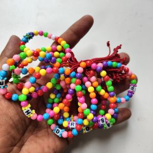12 Pcs gelang mote warna huruf
