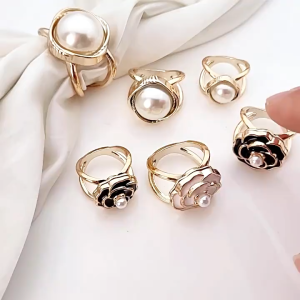 ALENADAY Bros Ring Hijab Gesper Syal Wanita Fashion Bunga Mutiara Multifungsi Cincin Selendang BRS14