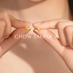 CHOW TAI FOOK 999 24K Pure Gold Earrings Bowknot F234691