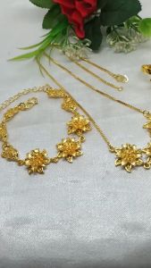 Set Perhiasan Dubai India Terbaru Import Tembaga Motif Hiasan Bunga Terbaru Anti Luntur Kendari Mode Bali High Quality Berlapis Emas 24K Gold Aksesoris