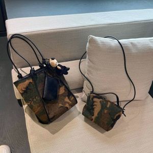 Summer Beach Vacation Woven Bucket Bag Womens Single Shoulder Straw Bag Casual Fashion Trend Soft Handle Tote Bag for Youth