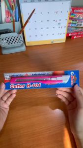 Horse (ตราม้า) มีดคัตเตอร์ ด้ามพลาสติก สีหวาน รุ่น H-101 (จำนวน1อัน/คละสี)